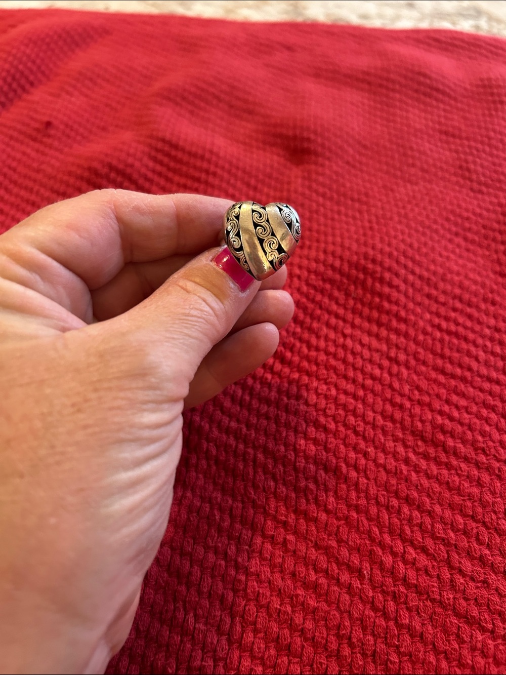 Gorgeous vintage 925 Brighton ring.  Size  6.5.  Good condition.